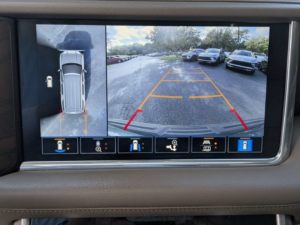 Used 2021 GMC Yukon Denali w/ Denali Ultimate Package AWD/4WD image 23