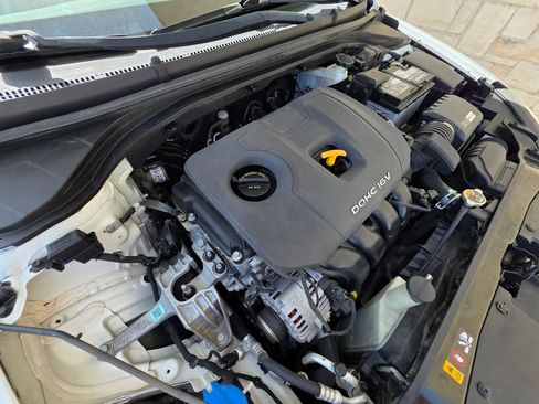 Used 2018 Hyundai Elantra Value Edition FWD image 27