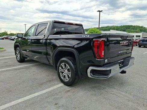 Used 2025 GMC Sierra 1500 SLT AWD/4WD image 4