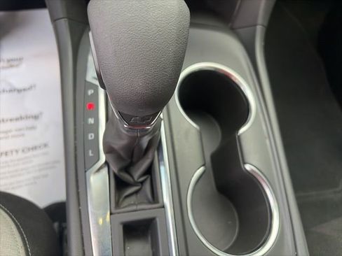 Used 2023 Chevrolet Equinox LT image 18