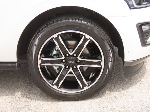 Certified 2021 Ford Expedition Limited image 7