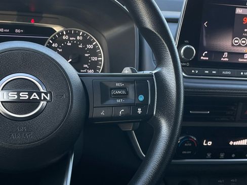 Used 2024 Nissan Rogue SV image 13