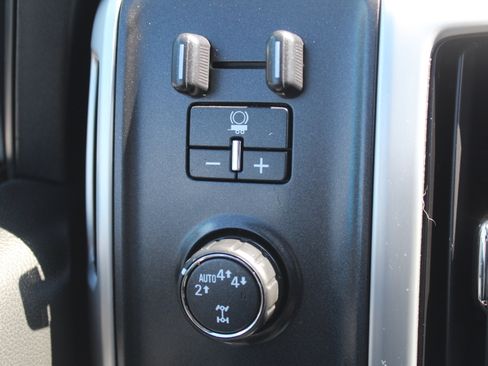 Used 2017 GMC Sierra 1500 SLE w/ SLE Value Package image 19