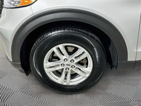 Certified 2020 Ford Explorer XLT w/ Equipment Group 202A AWD/4WD image 25