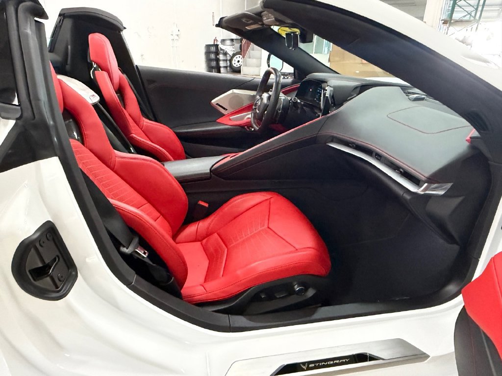 Used 2024 Chevrolet Corvette Stingray Preferred Conv w/ Z51 Performance Package RWD image 11