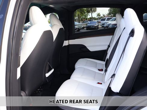 Used 2022 Tesla Model X image 7