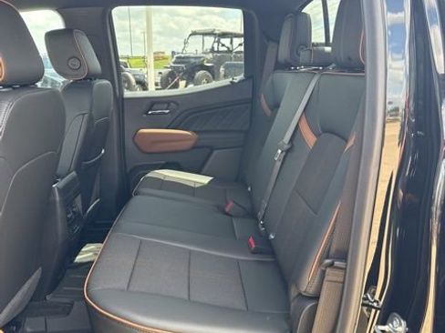 Used 2026 GMC Canyon AT4 image 9