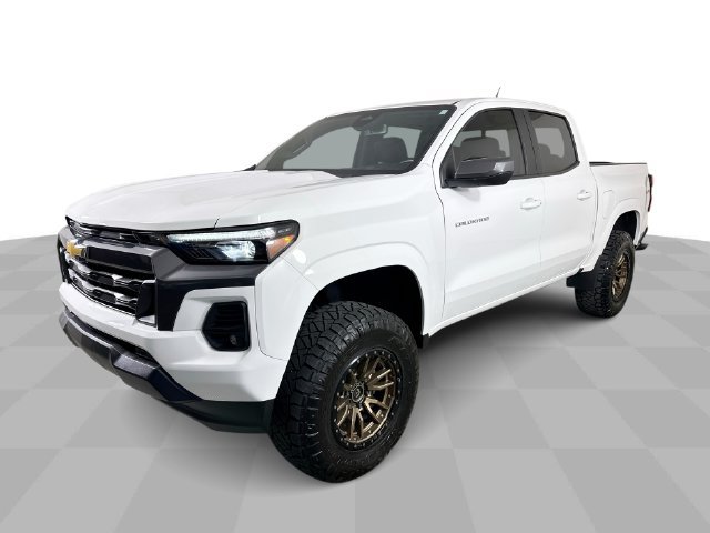 Used 2024 Chevrolet Colorado LT w/ LT Convenience Package III AWD/4WD image 4
