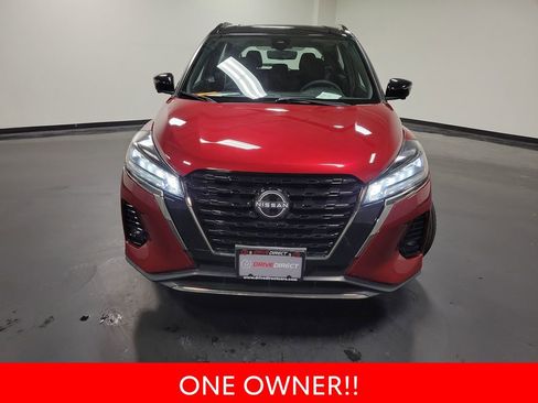 Used 2022 Nissan Kicks SR w/ Interior Electronics Package FWD image 3