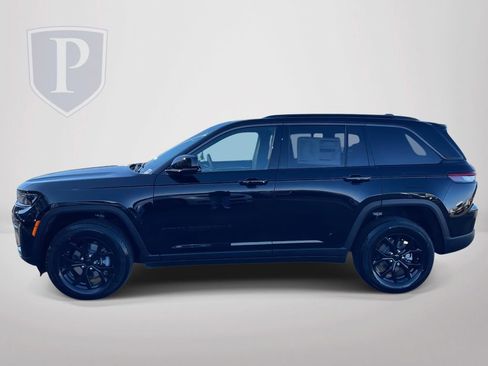 New 2026 Jeep Grand Cherokee Altitude image 5