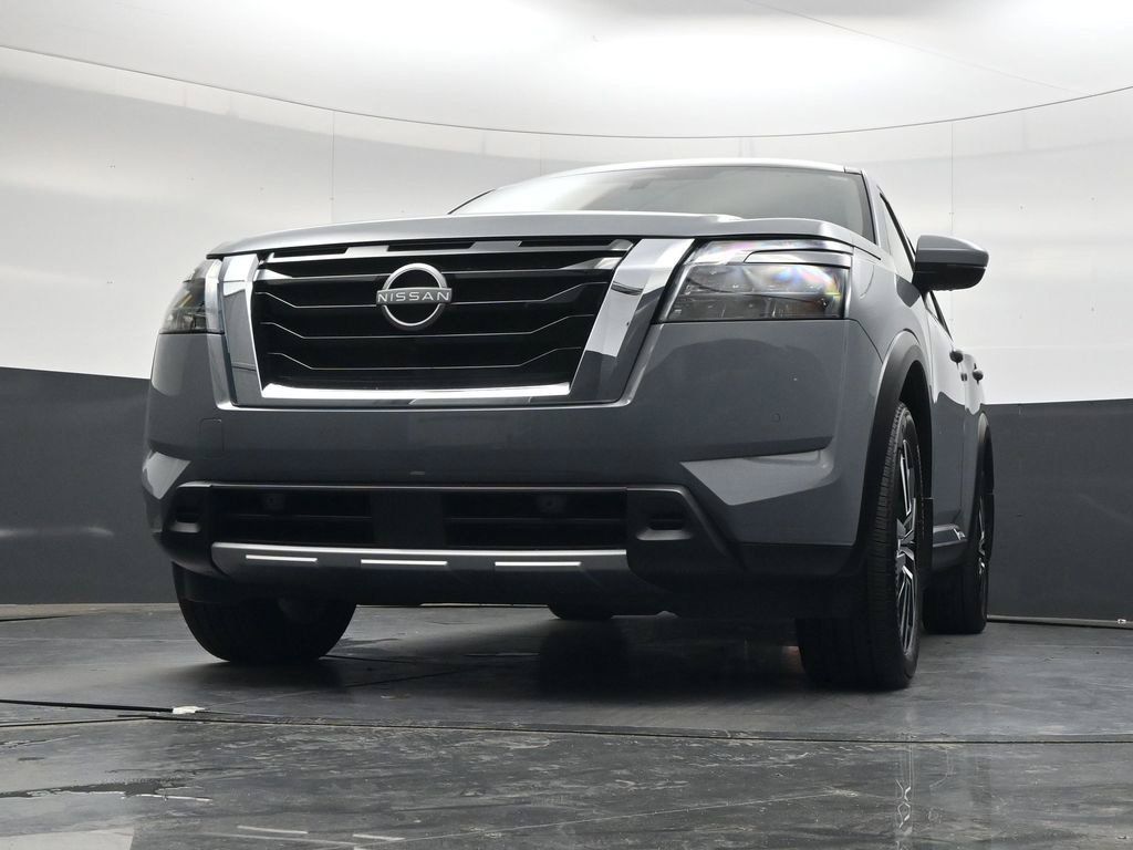 Certified 2025 Nissan Pathfinder Platinum w/ Cargo Package AWD/4WD image 42