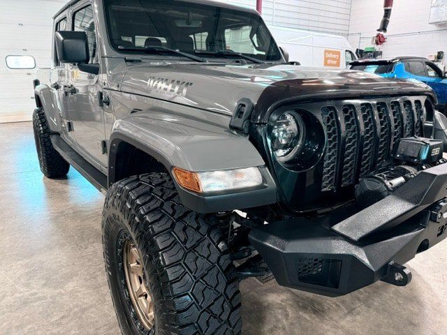 Used 2022 Jeep Gladiator Sport AWD/4WD image 3