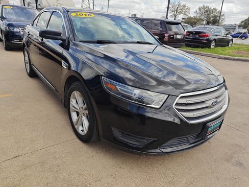 Used 2016 Ford Taurus SE image 3