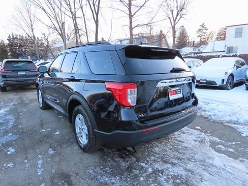Used 2022 Ford Explorer XLT image 4