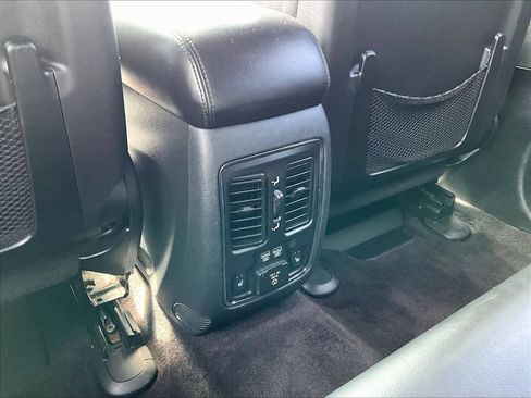 Used 2018 Jeep Grand Cherokee Limited AWD/4WD image 12