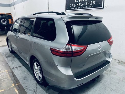 Used 2017 Toyota Sienna LE FWD image 9