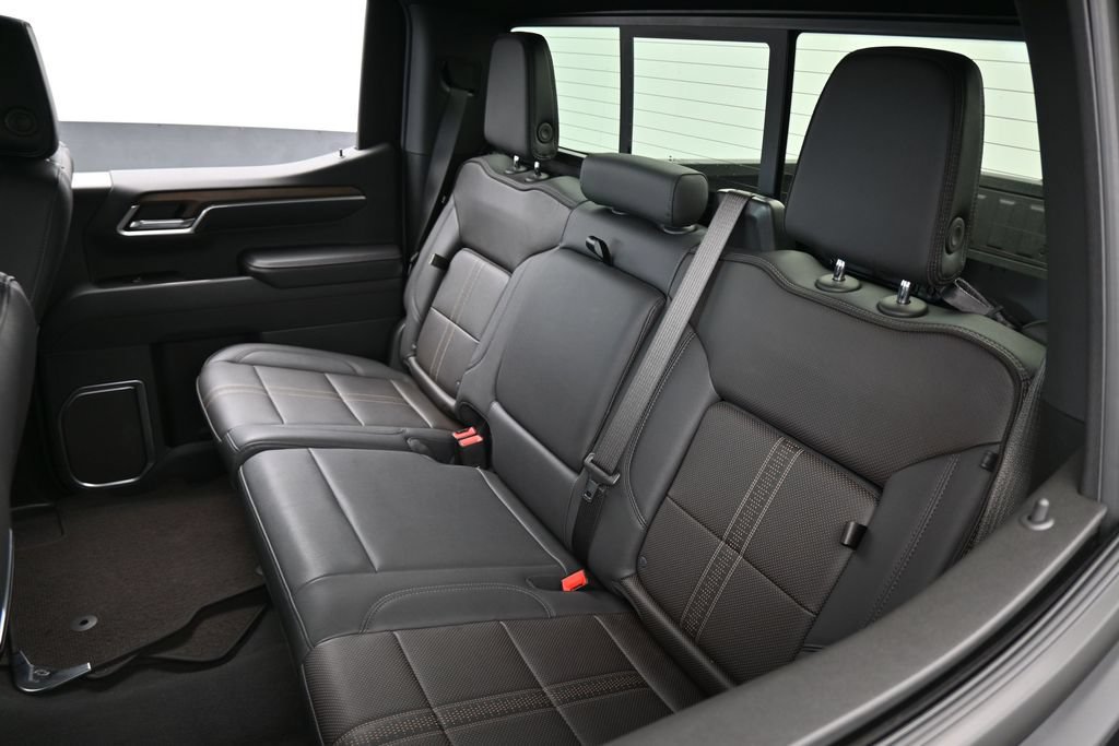 Used 2026 Chevrolet Silverado 1500 High Country w/ Midnight Edition AWD/4WD image 43