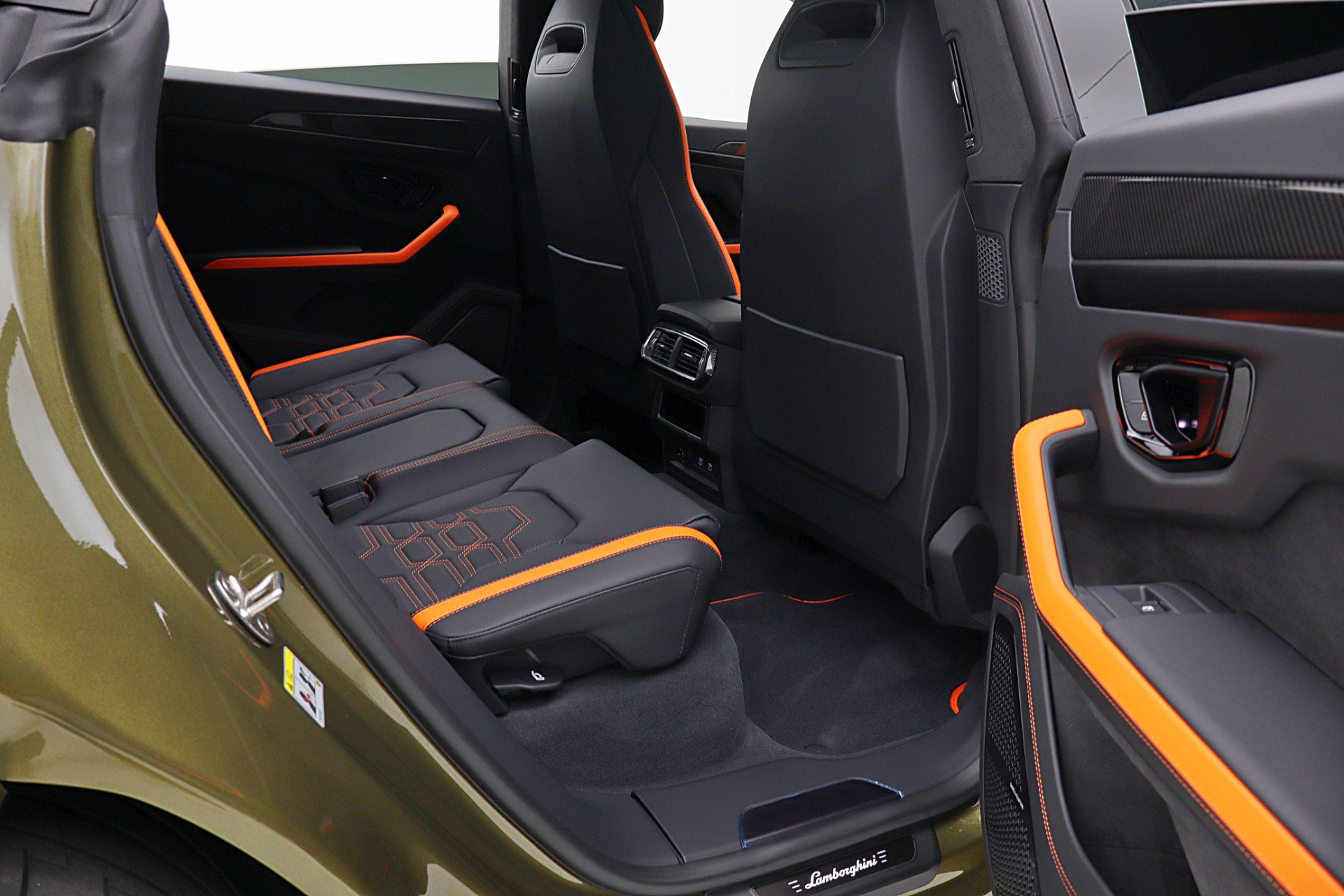 Used 2026 Lamborghini Urus SE AWD/4WD image 31