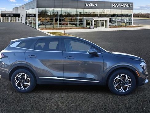 Used 2023 Kia Sportage LX image 2
