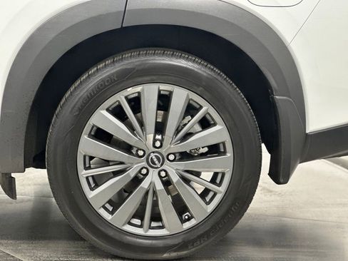 Used 2025 Nissan Pathfinder SL w/ SL Premium Package image 28