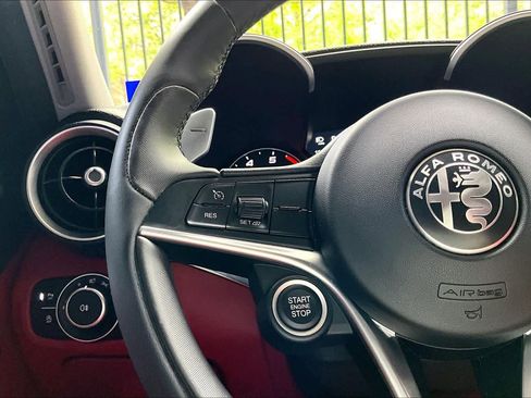 Used 2018 Alfa Romeo Giulia Ti Sport w/ Quick Order Package 22U Sport RWD image 23