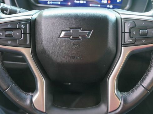 Used 2022 Chevrolet Suburban Z71 image 30