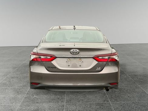 Used 2021 Toyota Camry LE AWD/4WD image 4