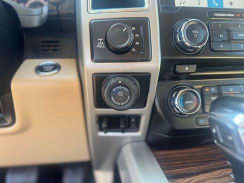 Used 2017 Ford F150 Lariat image 14