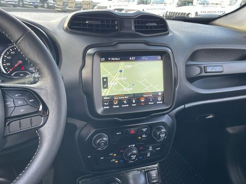 Used 2021 Jeep Renegade Latitude image 27