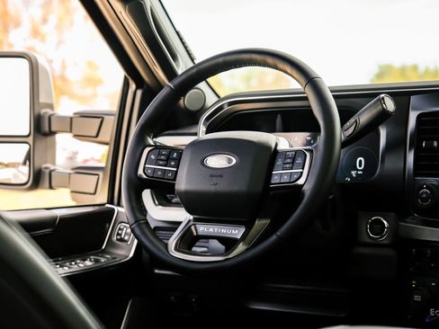 Used 2026 Ford F450 Platinum w/ FX4 Off-Road Package image 48