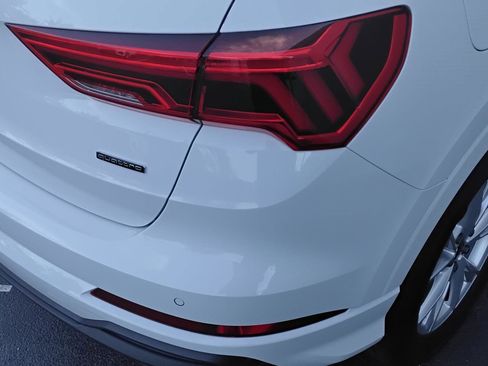 Certified 2025 Audi Q3 2.0T Premium w/ Convenience Package image 9