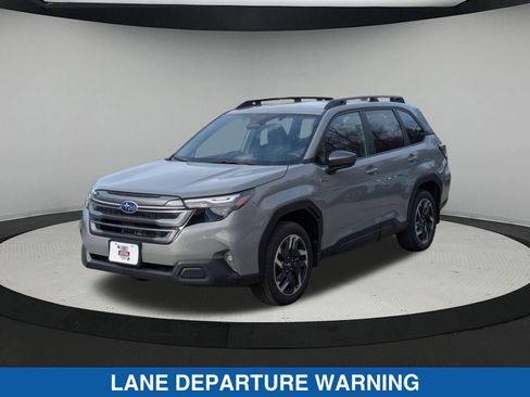 Used 2025 Subaru Forester Premium AWD/4WD image 8