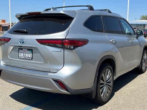 Used 2022 Toyota Highlander Platinum AWD/4WD image 4