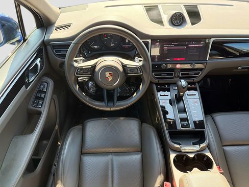 Used 2024 Porsche Macan image 17
