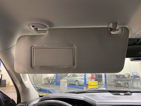 Used 2018 RAM 1500 Laramie image 34