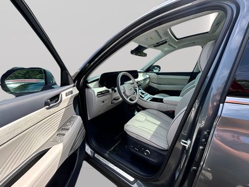 Used 2025 Hyundai Palisade Calligraphy AWD/4WD image 9