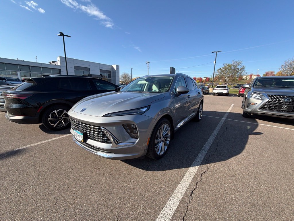 Used 2024 Buick Envision Avenir AWD/4WD image 4