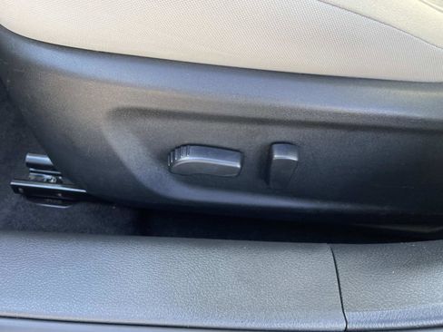 Used 2025 Nissan Altima 2.5 SV image 18