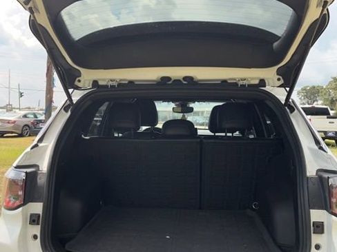 Used 2023 Jeep Compass Limited image 14