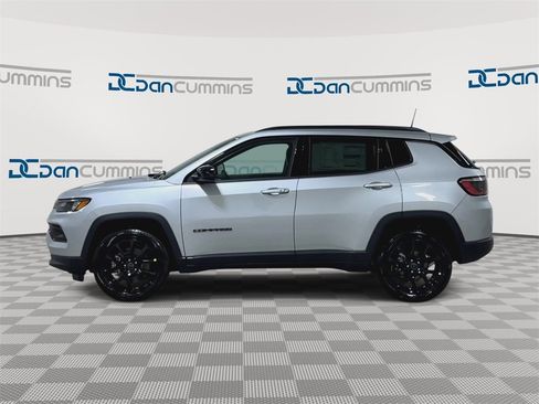 New 2026 Jeep Compass Latitude image 5