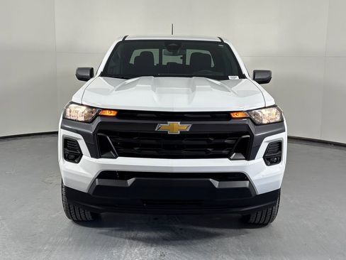 Used 2024 Chevrolet Colorado LT w/ LT Convenience Package image 2