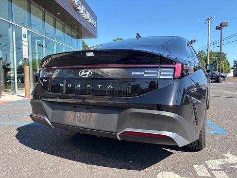 Certified 2025 Hyundai Sonata SE FWD image 6