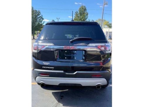 Used 2019 GMC Acadia SLT w/ LPO, Black Accent Package FWD image 8