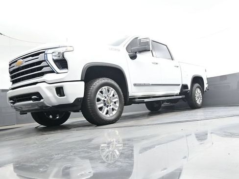 Used 2024 Chevrolet Silverado 2500 High Country w/ High Country Premium Package AWD/4WD image 36