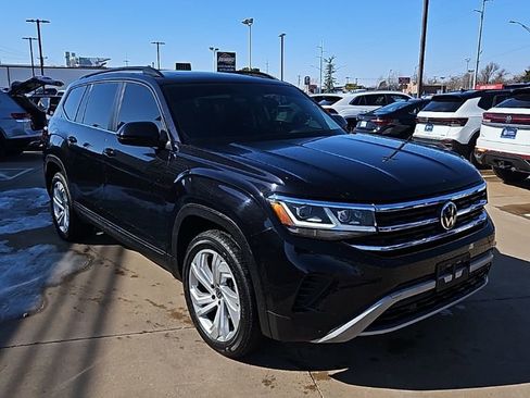 Used 2022 Volkswagen Atlas SE image 3