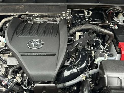 Used 2025 Toyota Highlander LE image 35