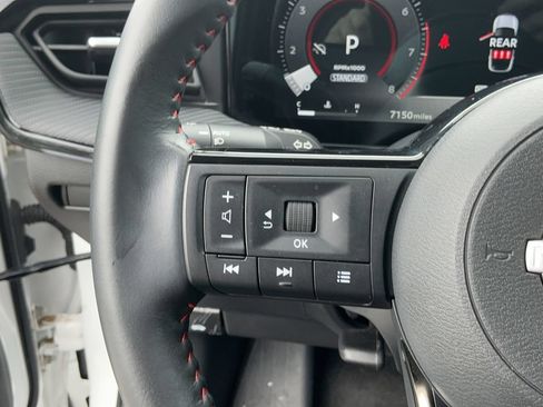 Certified 2025 Nissan Kicks SR FWD image 28