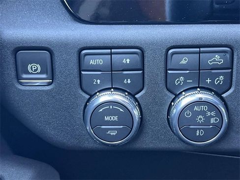 New 2026 GMC Sierra 1500 SLT w/ SLT Premium Plus Package image 23