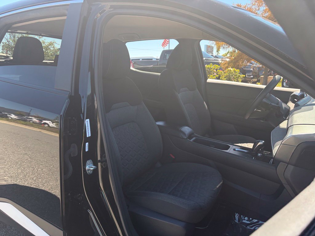 Used 2025 Nissan Kicks SV FWD image 44