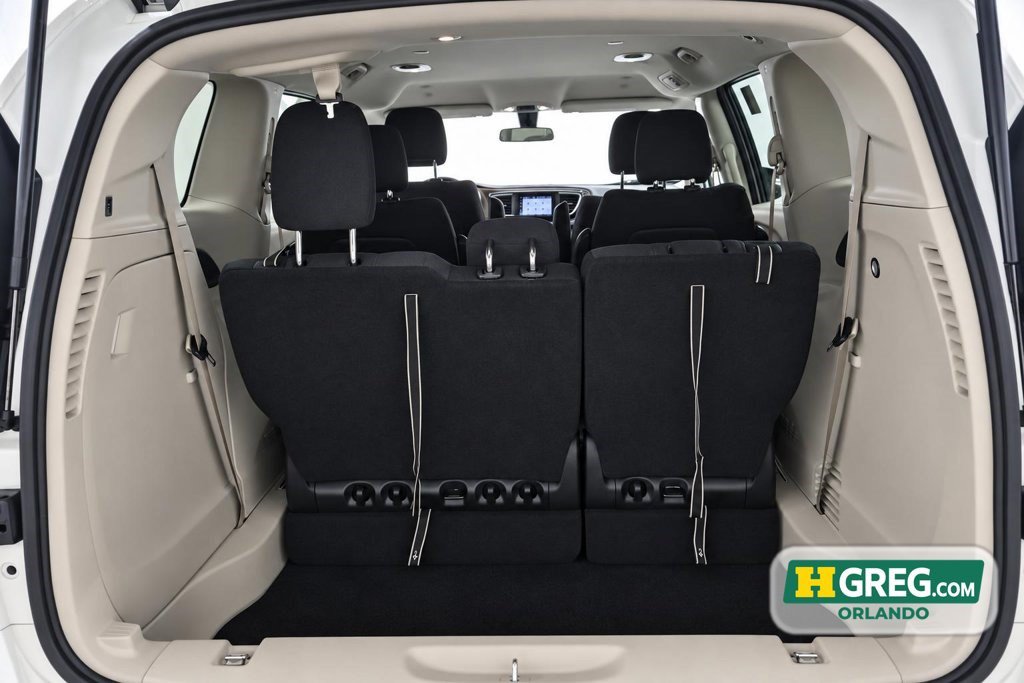 Used 2022 Chrysler Voyager LX FWD image 17